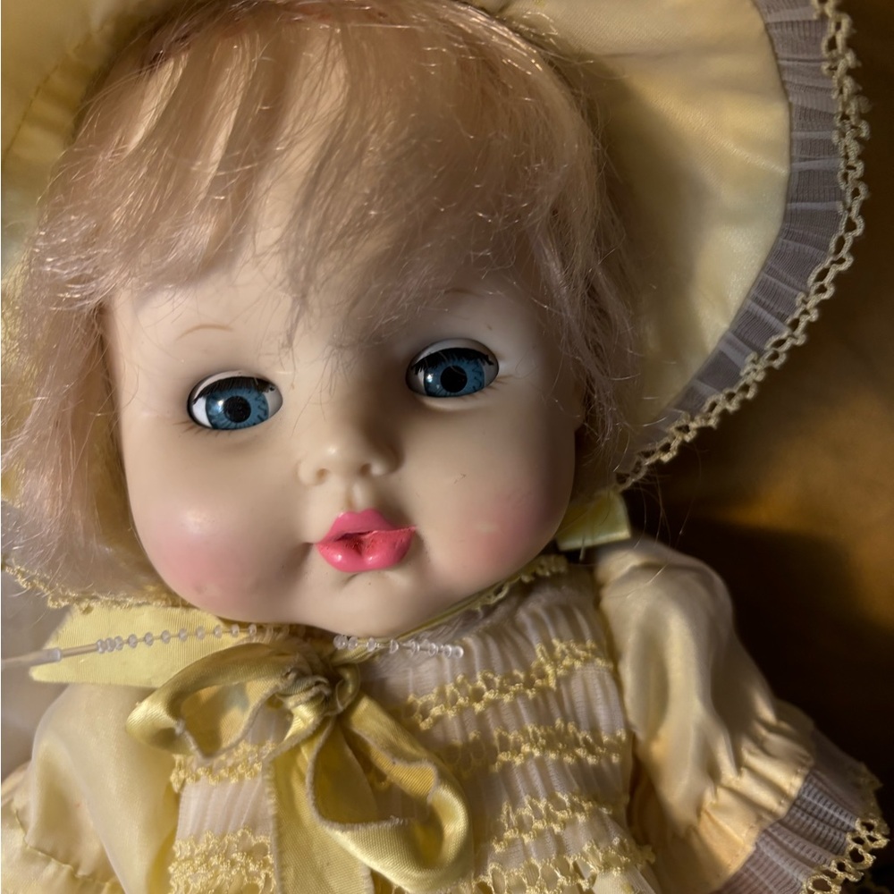Vintage Ideal CBS Inc. Baby Doll-1983 - Picture 2 of 6